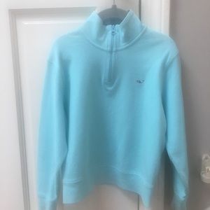 Vineyard Vines pull over.